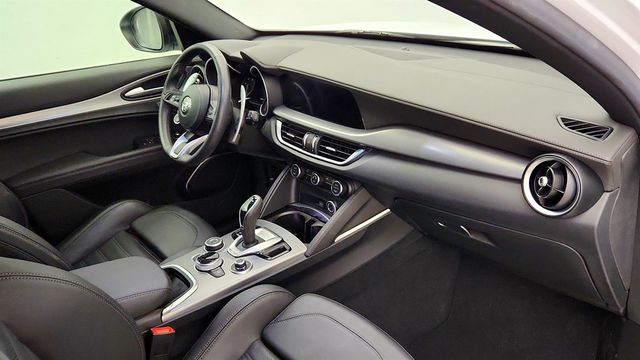 2023 Alfa Romeo Stelvio Veloce AWD w/ Active Assist Plus & Limited-Slip Differential - 23079264 - 24