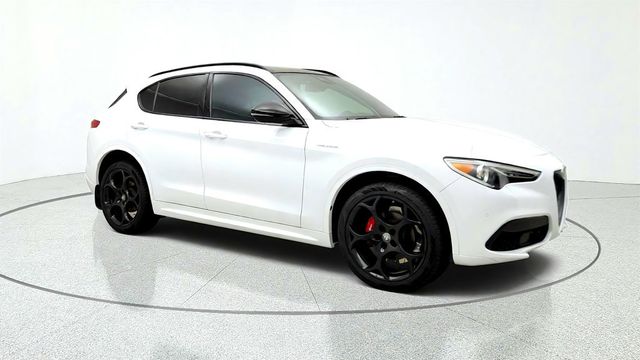 2023 Alfa Romeo Stelvio Veloce AWD w/ Active Assist Plus & Limited-Slip Differential - 23079264 - 2
