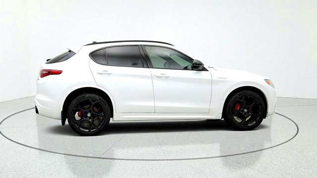 2023 Alfa Romeo Stelvio Veloce AWD w/ Active Assist Plus & Limited-Slip Differential - 23079264 - 3