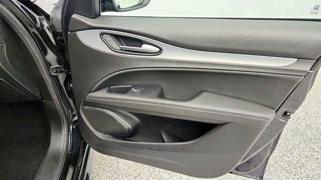 2023 Alfa Romeo Stelvio Veloce AWD with Active Assist Plus Package - 22960142 - 24