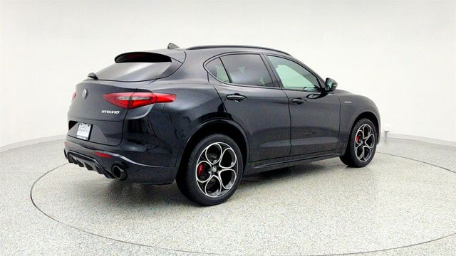 2023 Alfa Romeo Stelvio Veloce AWD with Active Assist Plus Package - 22960142 - 4