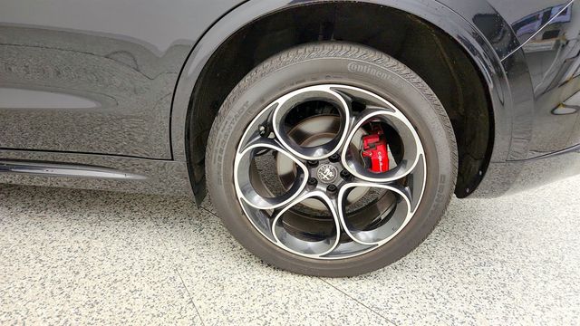 2023 Alfa Romeo Stelvio Veloce AWD w/ Premium Int. & Sound Pkg and Active Assist+ Pkg - 23026853 - 8