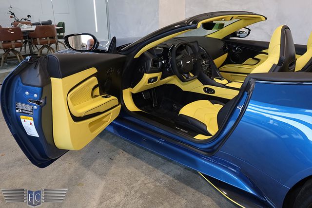 2023 Aston Martin DBS 2023.5 Volante 770 Ultimate - 22994688 - 22