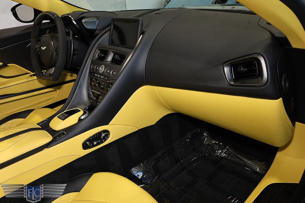 2023 Aston Martin DBS 2023.5 Volante 770 Ultimate - 22994688 - 32