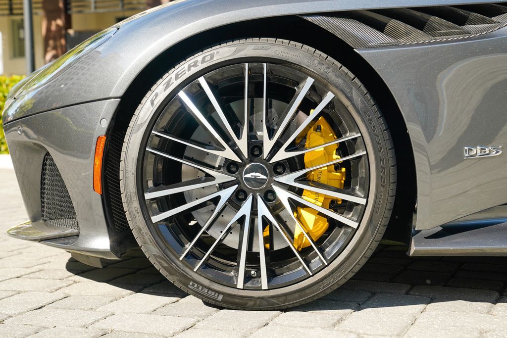 2023 Aston Martin DBS Volante - 22957582 - 13