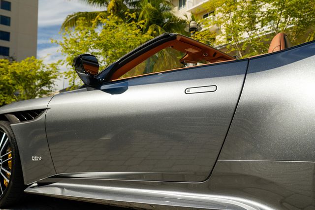 2023 Aston Martin DBS Volante - 22957582 - 17