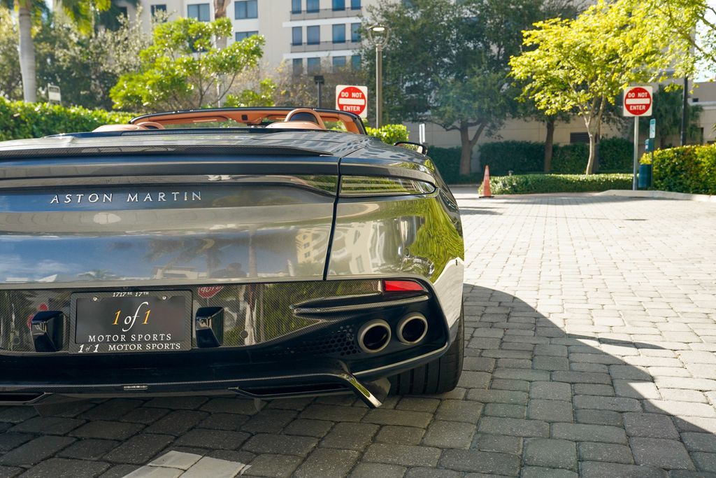2023 Aston Martin DBS Volante - 22957582 - 24