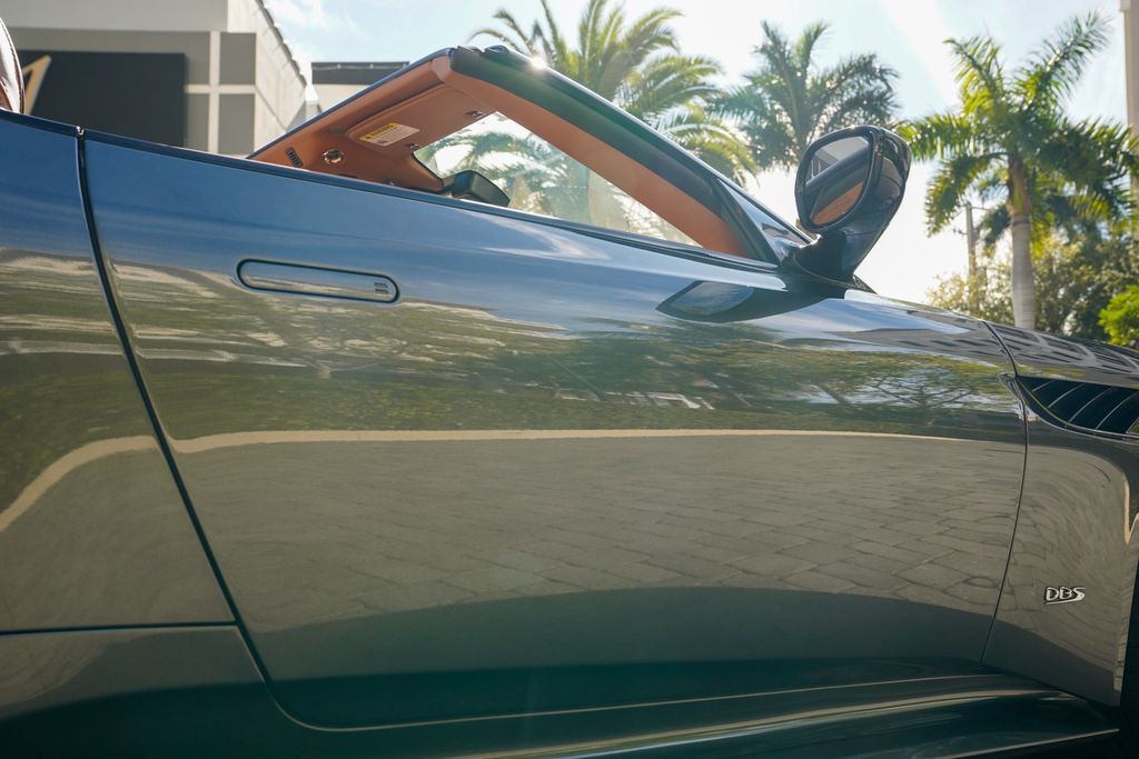 2023 Aston Martin DBS Volante - 22957582 - 27