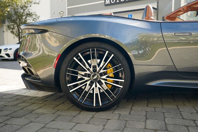 2023 Aston Martin DBS Volante - 22957582 - 29