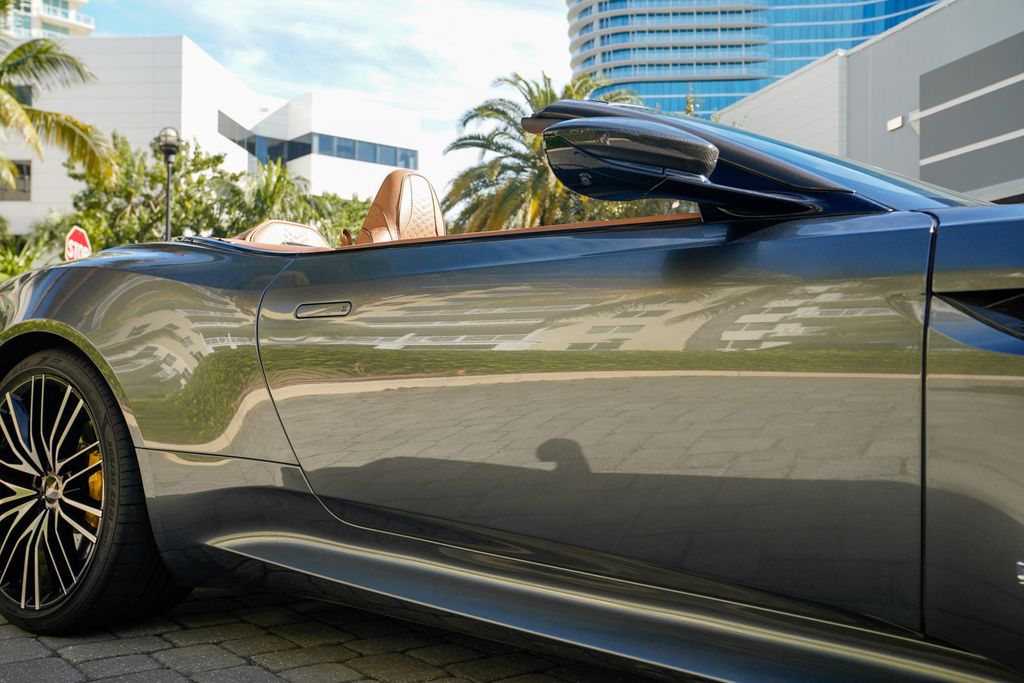 2023 Aston Martin DBS Volante - 22957582 - 35
