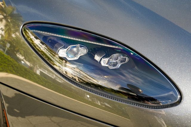 2023 Aston Martin DBS Volante - 22957582 - 39