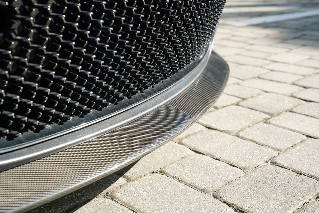 2023 Aston Martin DBS Volante - 22957582 - 40