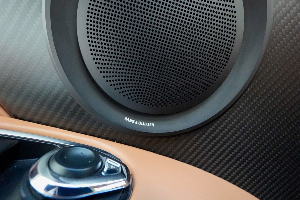 2023 Aston Martin DBS Volante - 22957582 - 64