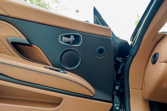 2023 Aston Martin DBS Volante - 22957582 - 65