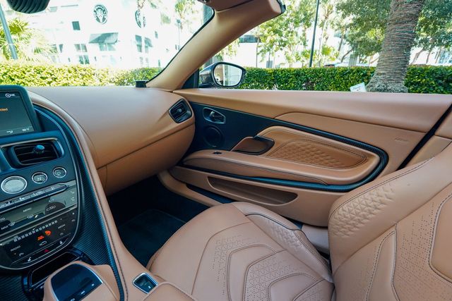 2023 Aston Martin DBS Volante - 22957582 - 72