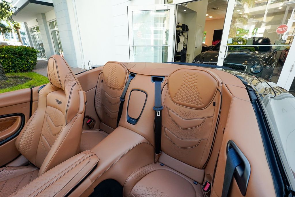 2023 Aston Martin DBS Volante - 22957582 - 73