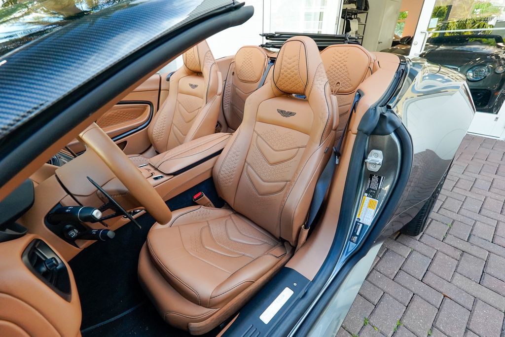 2023 Aston Martin DBS Volante - 22957582 - 76