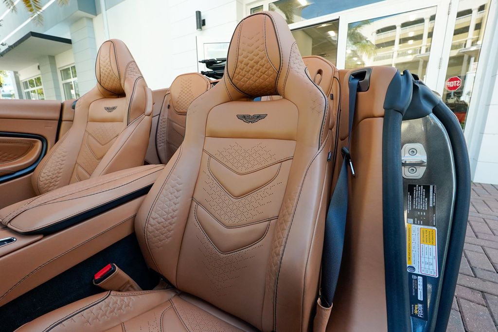 2023 Aston Martin DBS Volante - 22957582 - 77