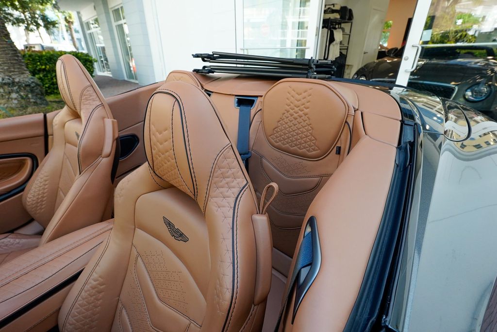 2023 Aston Martin DBS Volante - 22957582 - 81