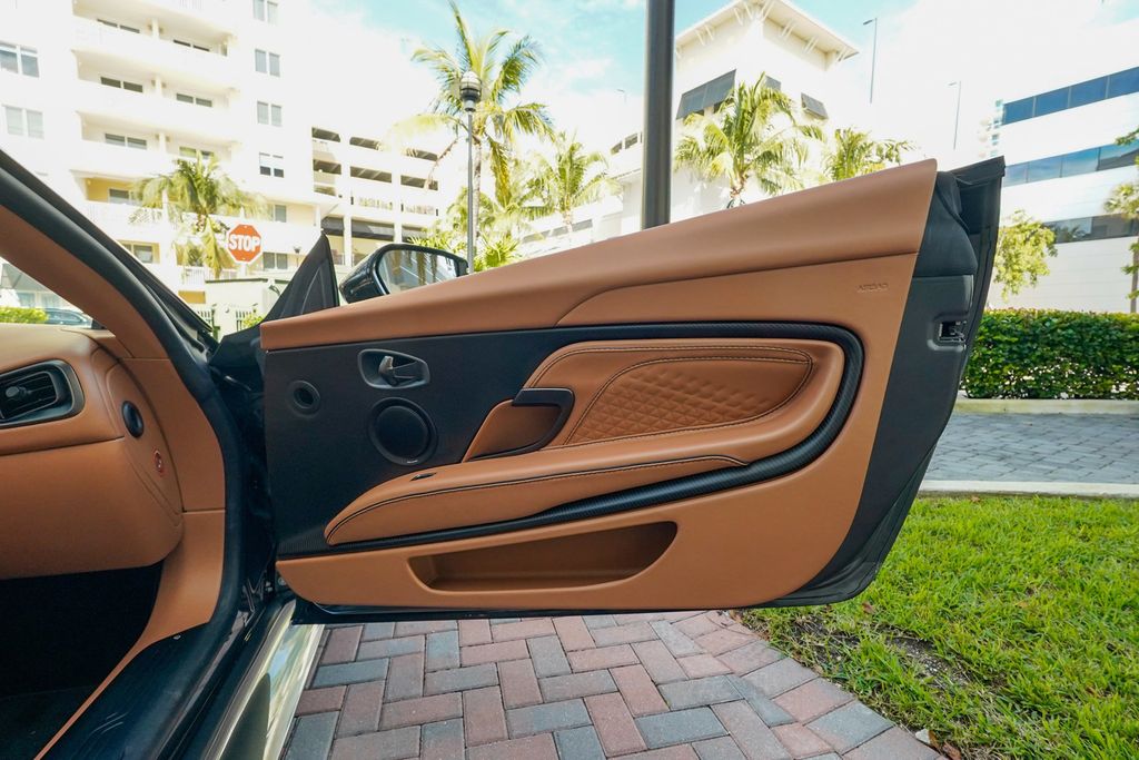 2023 Aston Martin DBS Volante - 22957582 - 87