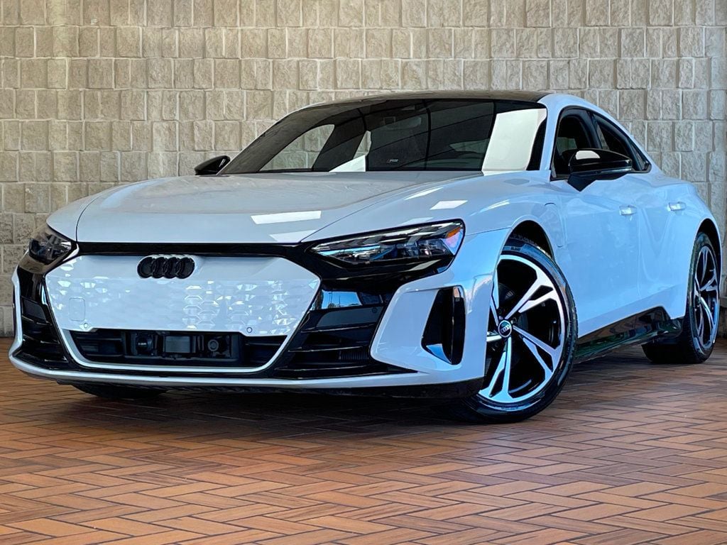 2023 Audi e-tron GT Premium Plus photo 2
