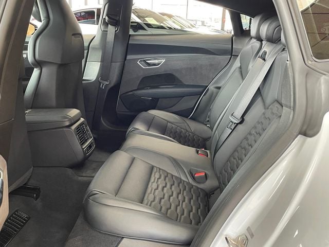 2023 Audi e-tron GT Premium Plus quattro - 22950405 - 21