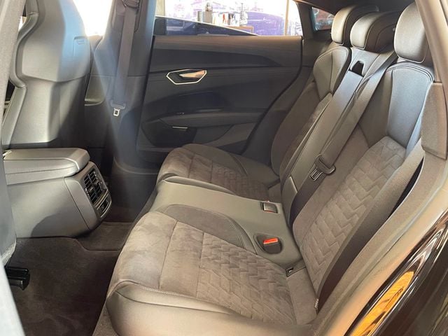 2023 Audi e-tron GT Premium Plus quattro - 22961424 - 17