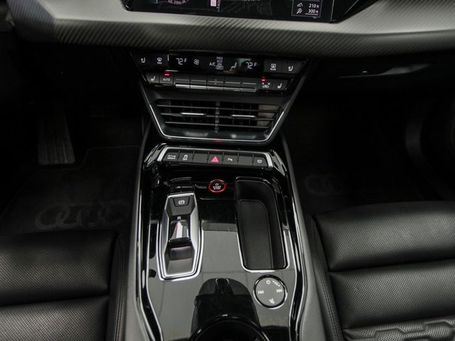2023 Audi e-tron GT Premium Plus quattro - 23057742 - 17