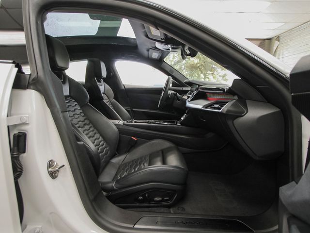 2023 Audi e-tron GT Premium Plus quattro - 23057742 - 18