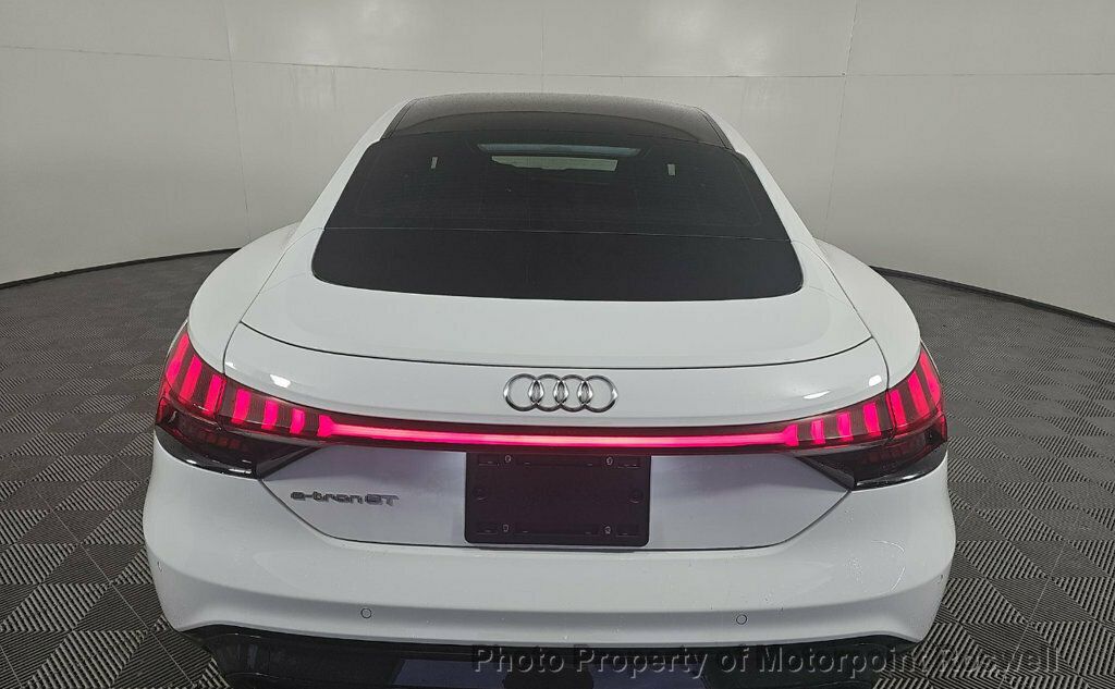 2023 Audi e-tron GT Premium Plus photo 4