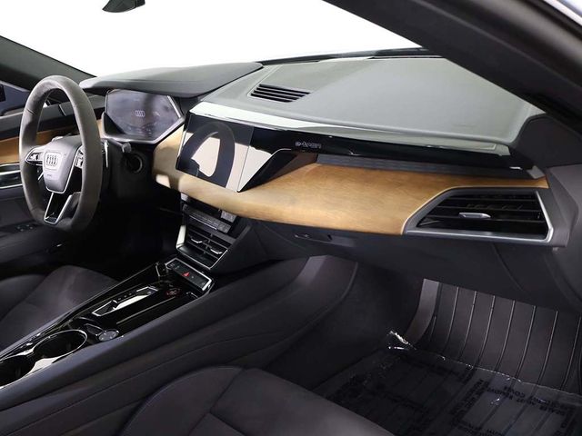 2023 Audi e-tron GT Premium Plus quattro - 23022269 - 28