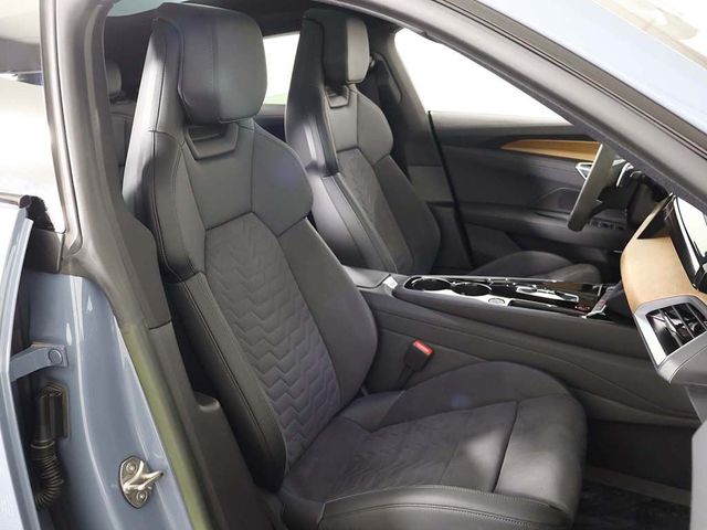 2023 Audi e-tron GT Premium Plus quattro - 23022269 - 30