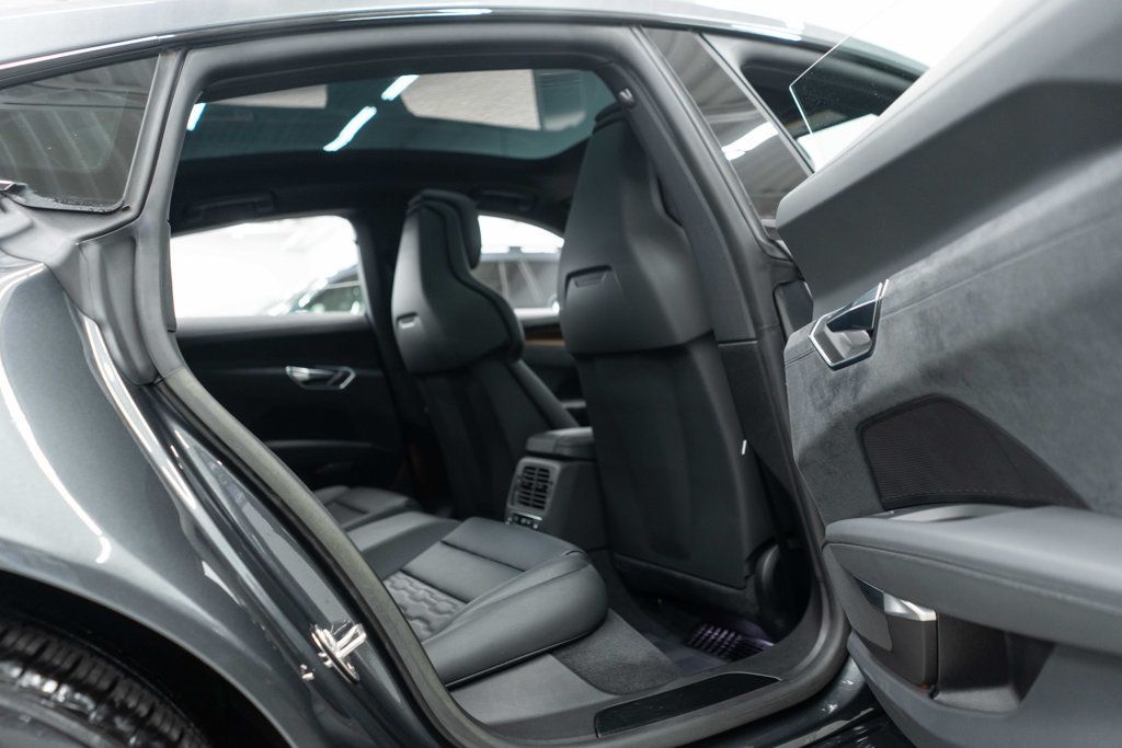 2023 Audi e-tron GT Premium Plus photo 14