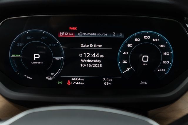 2023 Audi e-tron GT Premium Plus quattro - 22932610 - 17