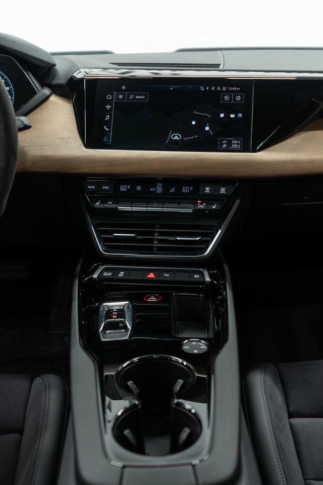 2023 Audi e-tron GT Premium Plus quattro - 22932610 - 19