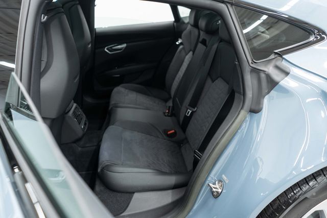 2023 Audi e-tron GT Premium Plus quattro - 22932610 - 29