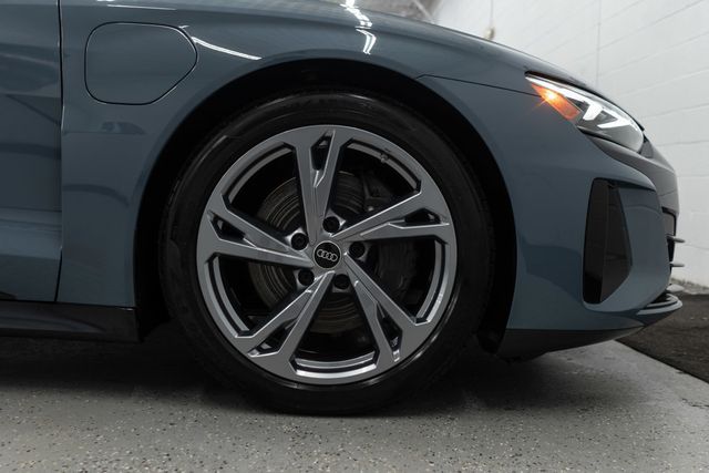 2023 Audi e-tron GT Premium Plus quattro - 22932610 - 37