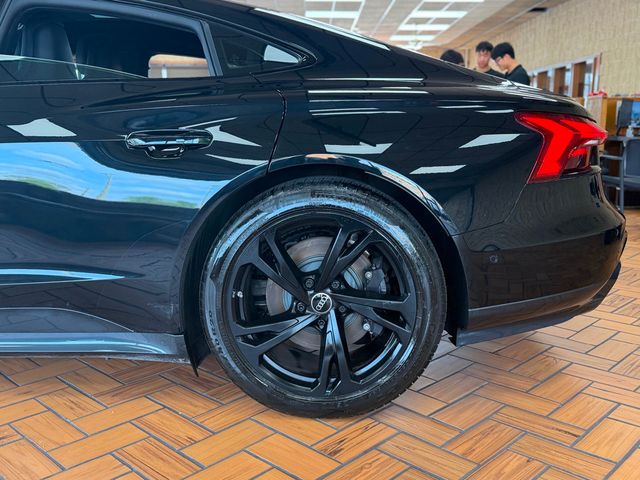 2023 Audi e-tron GT Prestige quattro - 23018431 - 13