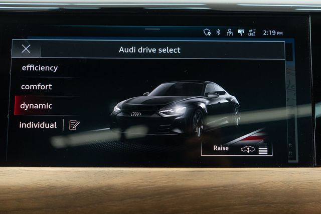 2023 Audi e-tron GT Prestige quattro - 22974917 - 29