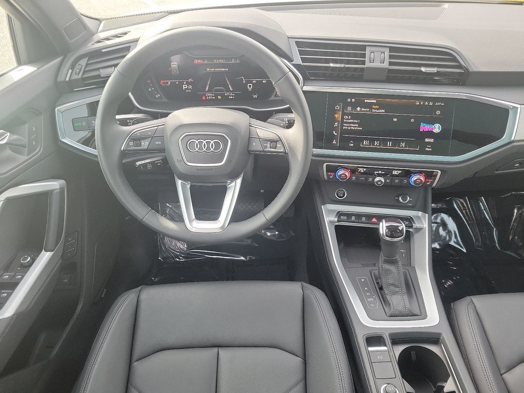 2023 Audi Q3 S line 40 TFSI quattro - Interior and Exterior Details 