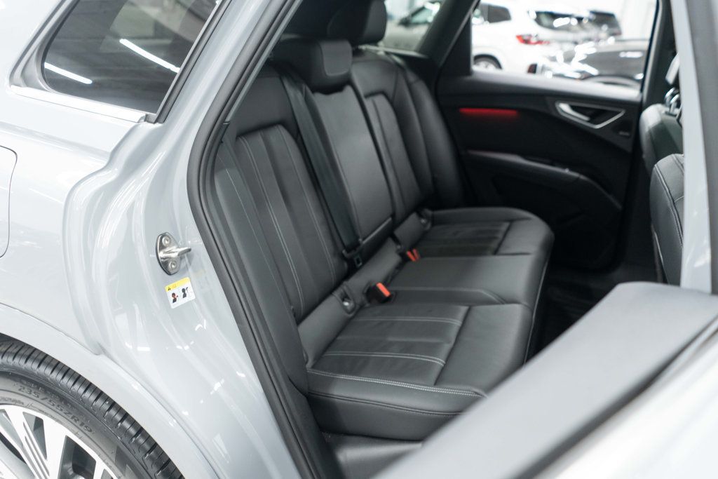Audi Q4 photo 12