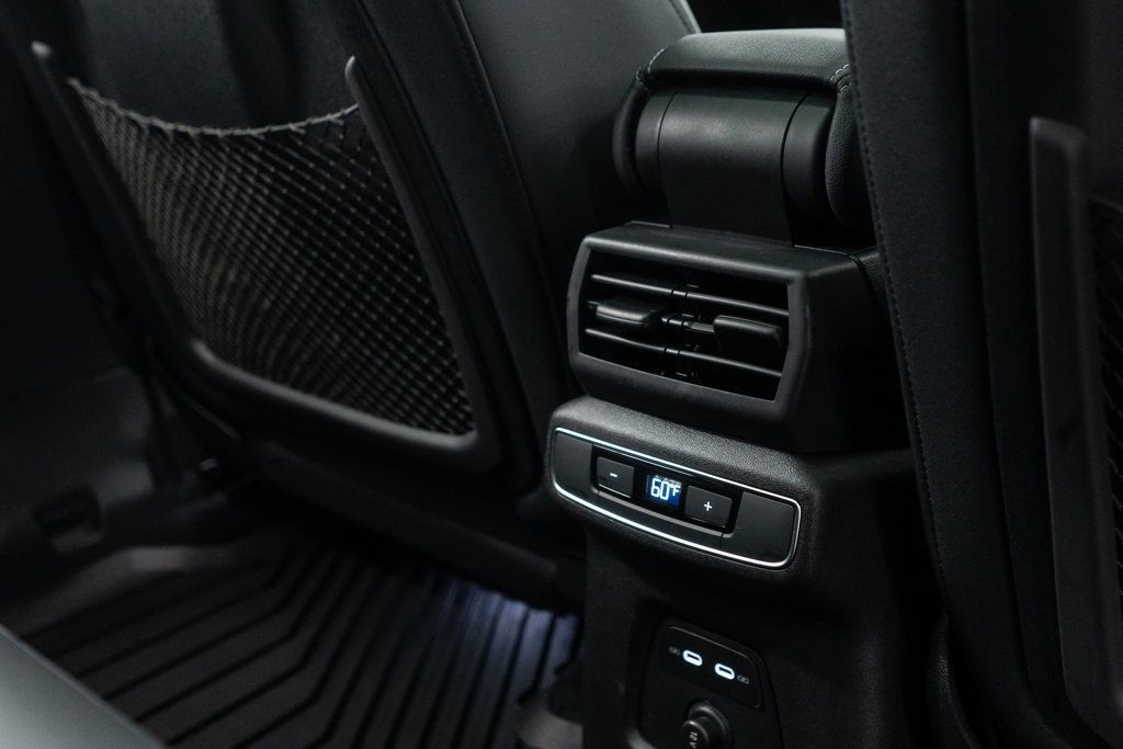 Audi Q4 photo 14