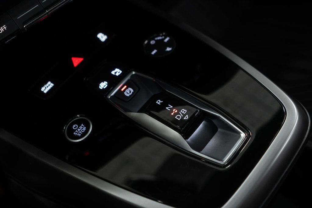 Audi Q4 photo 19
