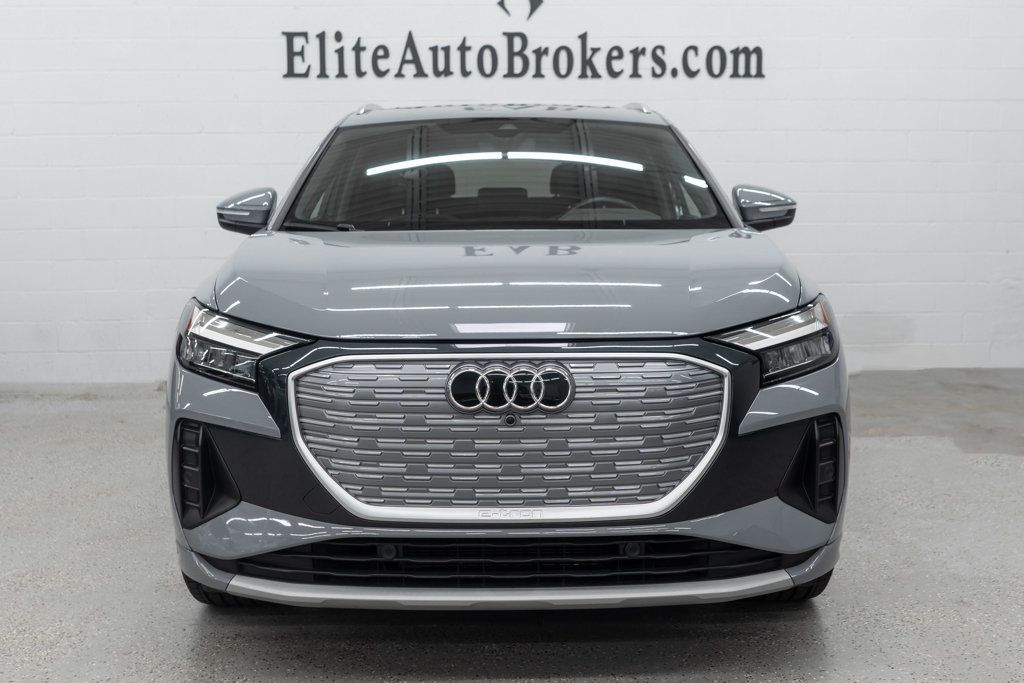 Audi Q4 photo 3