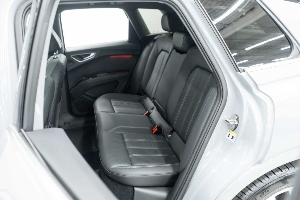 Audi Q4 photo 33