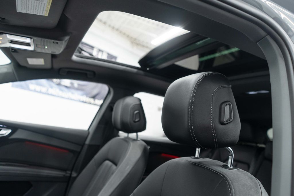 Audi Q4 photo 8