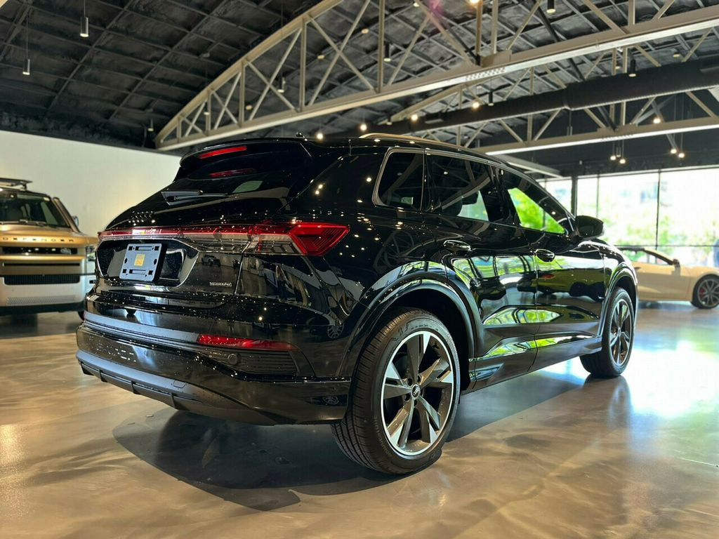 2023 Audi Q4 e-tron PremiumPlus/Blackoptic/Quattro/VeryLowMiles/Nav/Blindspot/Camera - 21908108 - 4