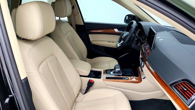 2023 Audi Q5 S line Premium 45 TFSI quattro w/ Pano Sunroof & Convenience Pkg - 23032264 - 24