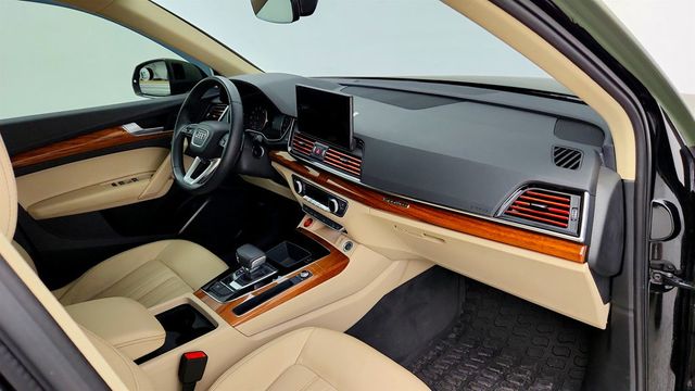 2023 Audi Q5 S line Premium 45 TFSI quattro w/ Pano Sunroof & Convenience Pkg - 23032264 - 25
