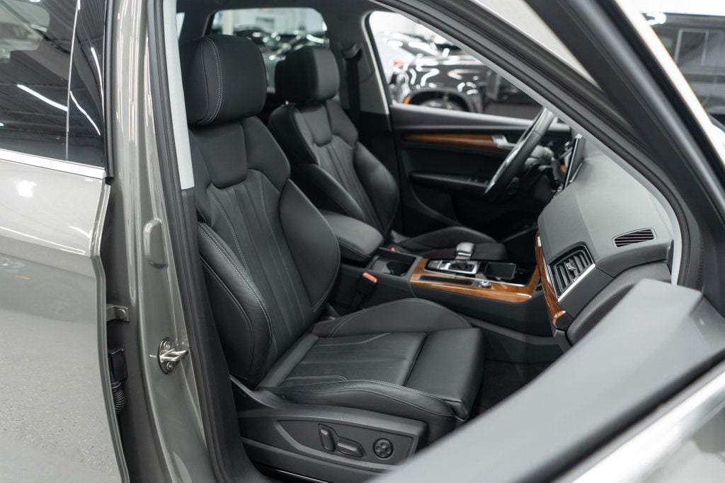 2023 Audi Q5 S line Premium 55 TFSI photo 8